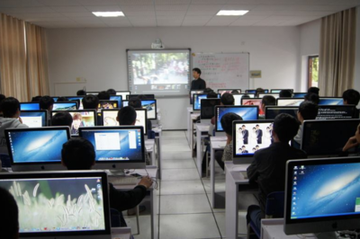 職校學(xué)計算機 前景分析及與專業(yè)學(xué)校的對比