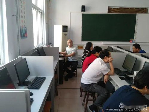 鶴壁二中開展電腦基本操作及技巧培訓(xùn)活動