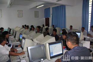 護國鄉組織村三委班子成員開展計算機技術培訓，提升基層干部現代化辦公能力